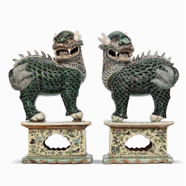 COPPIA DI QILIN, CINA, DINASTIA QING, SEC. XVII-XVIII  - Asta Arte Orientale - Associazione Nazionale - Case d'Asta italiane