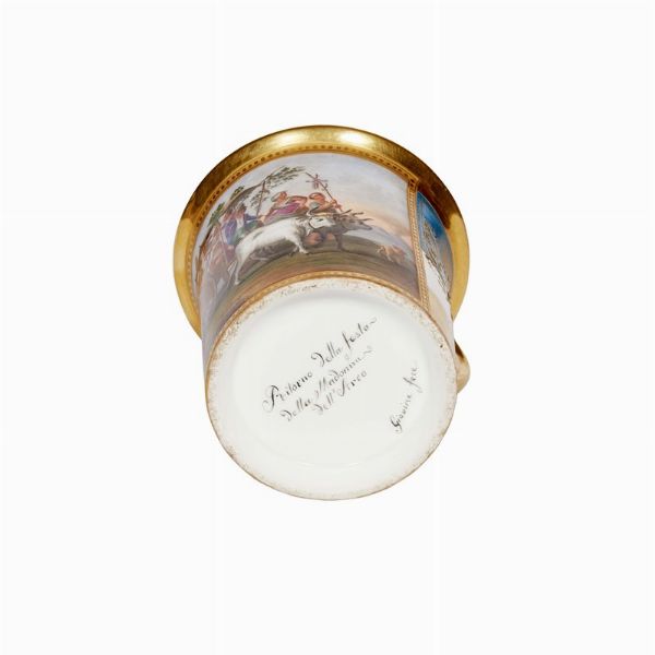 TAZZA CON PIATTINO, NAPOLI, MANIFATTURA GIOVINE, PRIMA METÀ 1830 CIRCA  - Asta CERAMICA. MAIOLICHE E PORCELLANE DAL XVI AL XIX SECOLO - Associazione Nazionale - Case d'Asta italiane