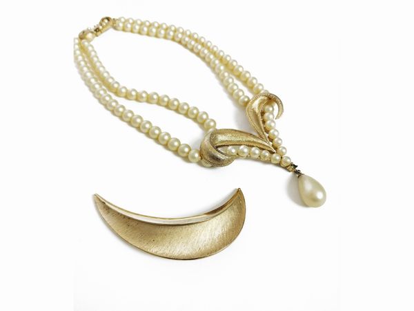 Trifari collana multifilo con perle simulate  - Asta Fashion Vintage - Associazione Nazionale - Case d'Asta italiane
