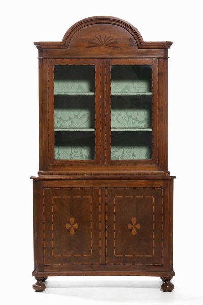 Credenza in legno lastronato ed intarsiato. XIX secolo  - Asta Antiquariato Luglio - Associazione Nazionale - Case d'Asta italiane