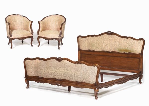 Letto e due poltroncine in legno intagliato  - Asta Antiquariato Luglio - Associazione Nazionale - Case d'Asta italiane