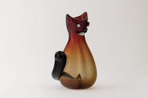 Figura di gatto in vetro con applicazioni di occhi e baffi lattimo e nere  - Asta Antiquariato Luglio - Associazione Nazionale - Case d'Asta italiane