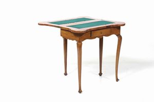 Tavolo da gioco in legno intagliato. XIX secolo  - Asta Antiquariato Luglio - Associazione Nazionale - Case d'Asta italiane