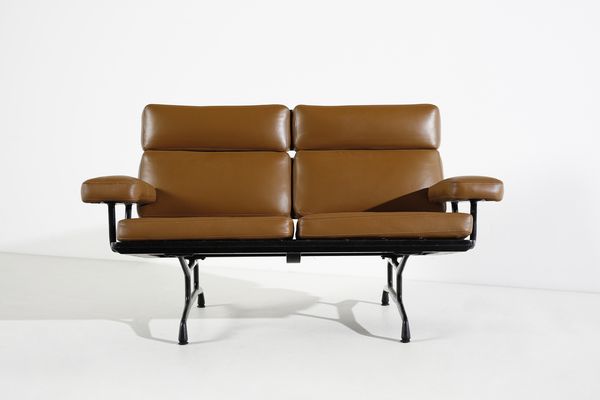 EAMES CHARLES & RAY (1907 - 1978) : Divanetto  - Asta Asta 417 | DESIGN E ARTI DECORATIVE DEL NOVECENTO Online - Associazione Nazionale - Case d'Asta italiane