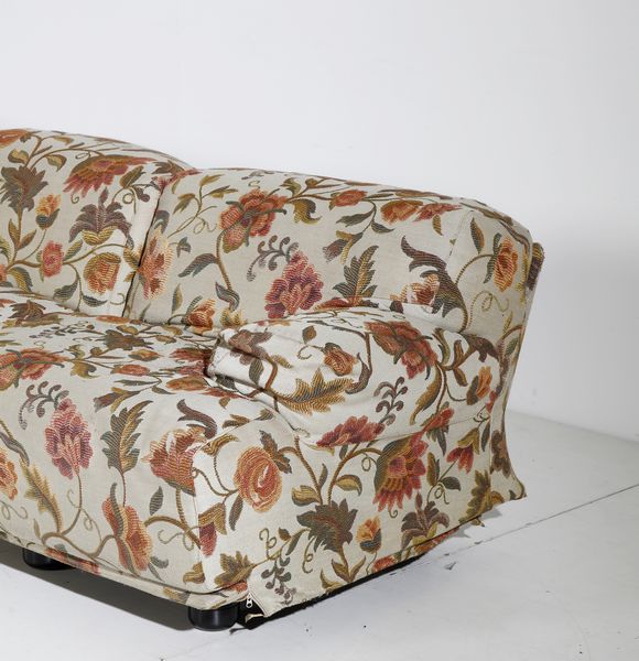 MAGISTRETTI VICO (1920 - 2006) : Divano modulare Fiandra per Cassina (8  moduli)  - Asta Asta 417 | DESIGN E ARTI DECORATIVE DEL NOVECENTO Online - Associazione Nazionale - Case d'Asta italiane