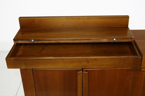 INTROINI VITTORIO (n. 1935) : Credenza Country per Saporiti  - Asta Asta 417 | DESIGN E ARTI DECORATIVE DEL NOVECENTO Online - Associazione Nazionale - Case d'Asta italiane