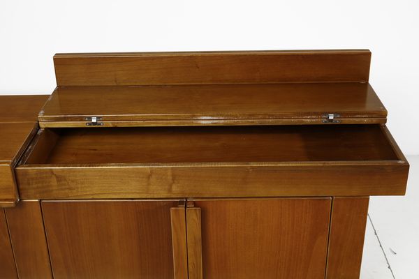 INTROINI VITTORIO (n. 1935) : Credenza Country per Saporiti  - Asta Asta 417 | DESIGN E ARTI DECORATIVE DEL NOVECENTO Online - Associazione Nazionale - Case d'Asta italiane