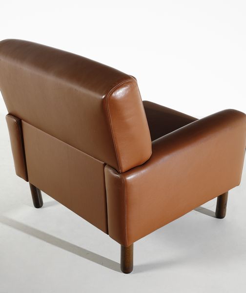 MAGISTRETTI VICO (1920 - 2006) : Coppia di poltrone 897 per Cassina  - Asta Asta 417 | DESIGN E ARTI DECORATIVE DEL NOVECENTO Online - Associazione Nazionale - Case d'Asta italiane