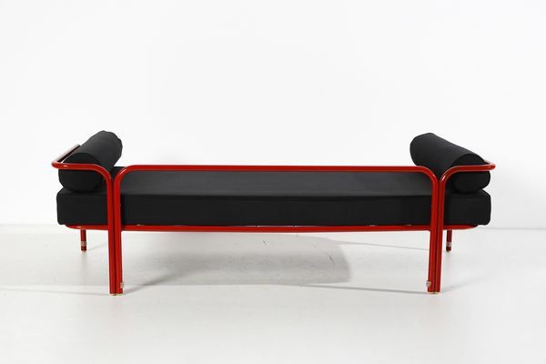 AULENTI GAE (1927 - 2012) : Divanetto Locus Solus per Poltronova  - Asta Asta 417 | DESIGN E ARTI DECORATIVE DEL NOVECENTO Online - Associazione Nazionale - Case d'Asta italiane