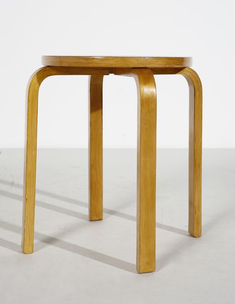 AALTO ALVAR (1898 - 1976) : Coppia di sgabelli per Artek  - Asta Asta 417 | DESIGN E ARTI DECORATIVE DEL NOVECENTO Online - Associazione Nazionale - Case d'Asta italiane