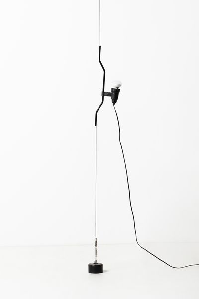 CASTIGLIONI ACHILLE (1918 -2002) & PIERGIACOMO (1913 - 1968) : Lampada da terra Parentesi per Flos  - Asta Asta 417 | DESIGN E ARTI DECORATIVE DEL NOVECENTO Online - Associazione Nazionale - Case d'Asta italiane