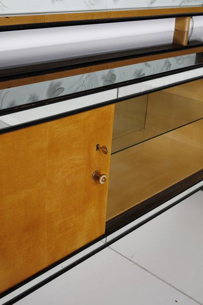 BORSANI OSVALDO (1911 - 1985) : Credenza  - Asta Asta 417 | DESIGN E ARTI DECORATIVE DEL NOVECENTO Online - Associazione Nazionale - Case d'Asta italiane