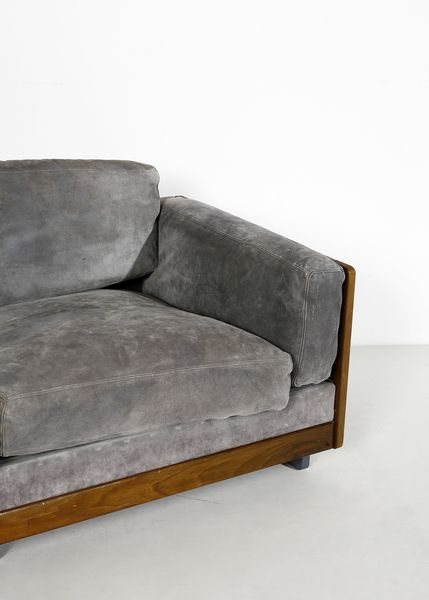 SCARPA AFRA (1937 -2011) & TOBIA (n. 1935) : Divano 920 per Cassina  - Asta Asta 417 | DESIGN E ARTI DECORATIVE DEL NOVECENTO Online - Associazione Nazionale - Case d'Asta italiane