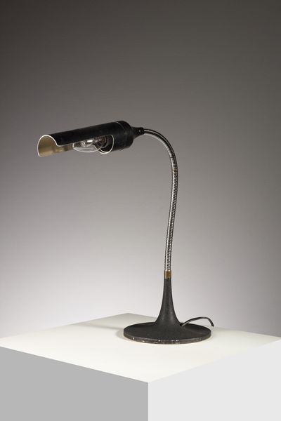 SARFATTI GINO (1912 - 1985) : Lampada da tavolo 595 per Arteluce  - Asta Asta 417 | DESIGN E ARTI DECORATIVE DEL NOVECENTO Online - Associazione Nazionale - Case d'Asta italiane