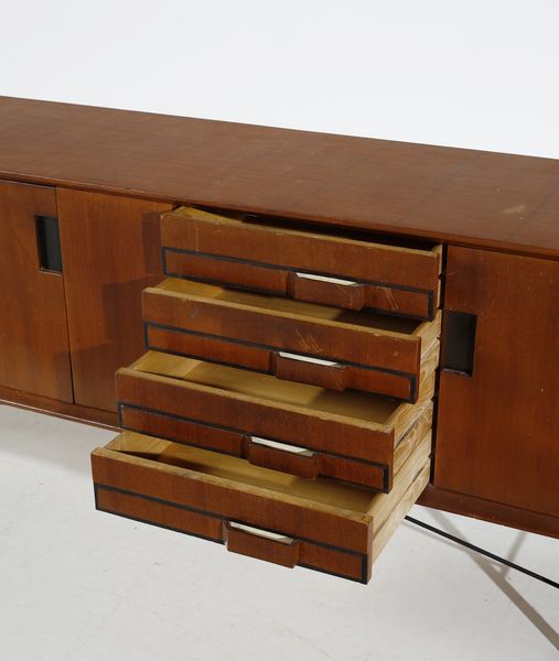 RINALDI GASTONE (1920 - 2006) : attribuito. Credenza per Rima  - Asta Asta 417 | DESIGN E ARTI DECORATIVE DEL NOVECENTO Online - Associazione Nazionale - Case d'Asta italiane