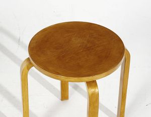 AALTO ALVAR (1898 - 1976) : Coppia di sgabelli per Artek  - Asta Asta 417 | DESIGN E ARTI DECORATIVE DEL NOVECENTO Online - Associazione Nazionale - Case d'Asta italiane