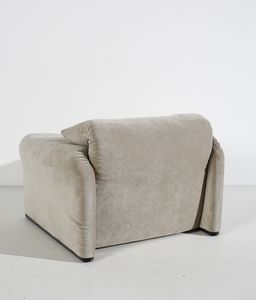 MAGISTRETTI VICO (1920 - 2006) : Coppia di poltrone Maralunga per Cassina  - Asta Asta 417 | DESIGN E ARTI DECORATIVE DEL NOVECENTO Online - Associazione Nazionale - Case d'Asta italiane