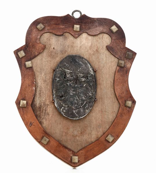 Fibbia con stemma nobiliare, argenteria europea del XVIII-XIX secolo  - Asta Argenti - Associazione Nazionale - Case d'Asta italiane