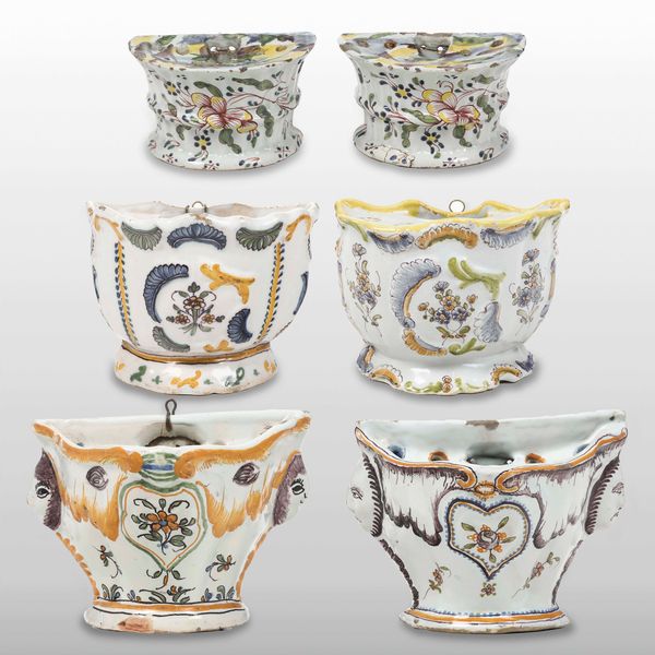 Sei fioriere da parete<BR>Francia, XVIII secolo<BR>  - Asta Ceramiche - Associazione Nazionale - Case d'Asta italiane
