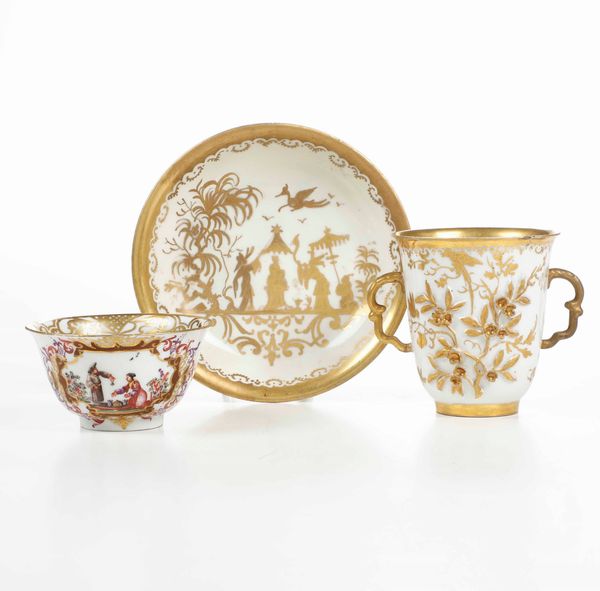 Due tazze e un piattino<BR>Meissen, 1725-1730  - Asta Ceramiche - Associazione Nazionale - Case d'Asta italiane