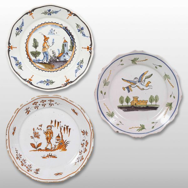 Tre piatti<BR>Francia, Manifattura di Nevers e probabilmente Manifattura del Sud - Est, XVIII secolo  - Asta Ceramiche - Associazione Nazionale - Case d'Asta italiane