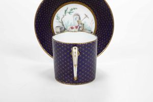 Tazza con piattino<BR>Alla maniera/o Svres, verso il 1790  - Asta Ceramiche - Associazione Nazionale - Case d'Asta italiane