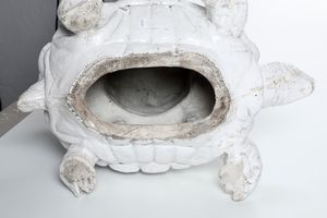 Sedile da giardino a forma di tartaruga<BR>Italia, terzo quarto del XX secolo  - Asta Ceramiche - Associazione Nazionale - Case d'Asta italiane