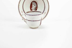 Tazza con piattino<BR>Vienna, Manifattura Imperiale, terzo quarto del XVIII secolo  - Asta Ceramiche - Associazione Nazionale - Case d'Asta italiane