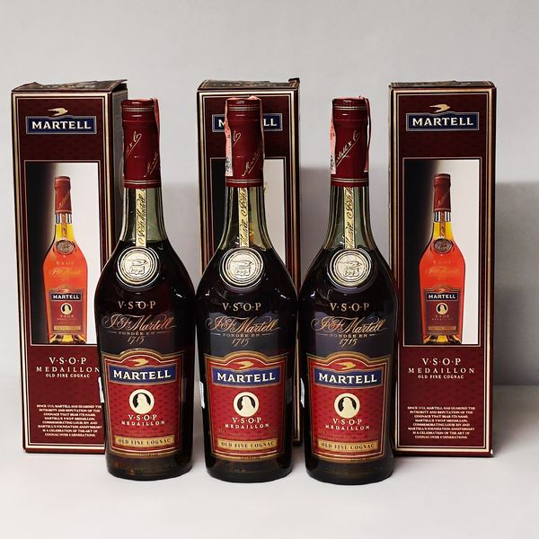 Martell Medaillon VSOP, Old Fine Cognac  - Asta Sunset Spirits - Associazione Nazionale - Case d'Asta italiane