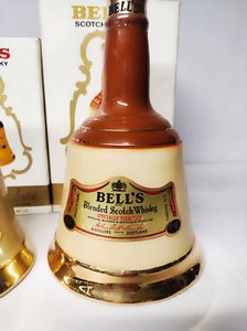 Campana Bell's Commemorate 1990, Specially Selected, Scotch Whisky  - Asta Sunset Spirits - Associazione Nazionale - Case d'Asta italiane