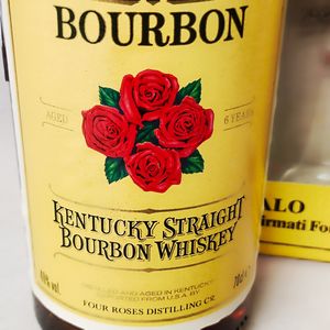 Four Roses 6 Years, Kentucky Straight Bournon  - Asta Sunset Spirits - Associazione Nazionale - Case d'Asta italiane