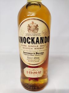 Knockando 1982, Scotch Whisky Single Malt  - Asta Sunset Spirits - Associazione Nazionale - Case d'Asta italiane