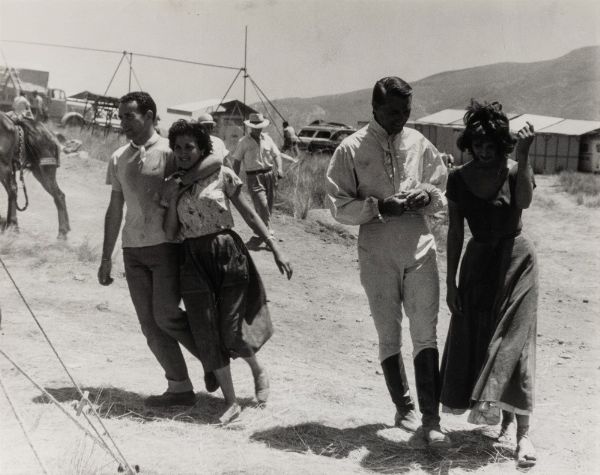 FEDERICO PATELLANI : Cary Grant e Sophia Loren sul set del film Orgoglio e Passione  - Asta Fotografia - Associazione Nazionale - Case d'Asta italiane