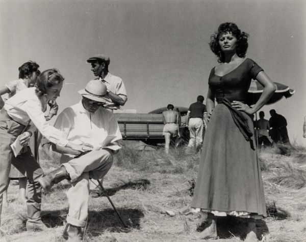 FEDERICO PATELLANI : Sophia Loren sul set del film Orgoglio e Passione  - Asta Fotografia - Associazione Nazionale - Case d'Asta italiane