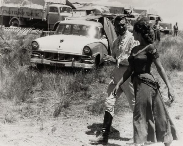 FEDERICO PATELLANI : Cary Grant e Sophia Loren sul set del film Orgoglio e Passione  - Asta Fotografia - Associazione Nazionale - Case d'Asta italiane