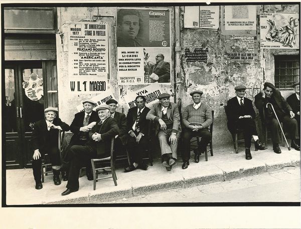 Fausto Giaccone : Senza titolo (Piana degli Albanesi, di fronte alla camera del lavoro)  - Asta Fotografia - Associazione Nazionale - Case d'Asta italiane