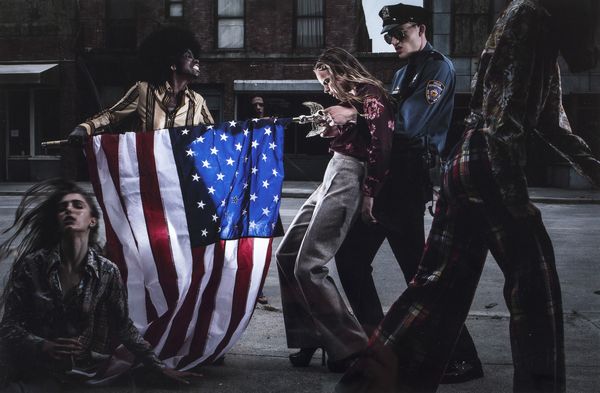 Stanley Forman : Formento+Formento, Soiling of Old Glory  - Asta Fotografia - Associazione Nazionale - Case d'Asta italiane