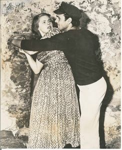 Aldo Tonti - Ingrid Bergman e Mario Vitale in una scena di Stromboli, prodotto e diretto da Roberto Rossellini