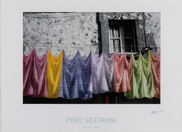 Pino Settanni : Panni stesi a Roma  - Asta Fotografia - Associazione Nazionale - Case d'Asta italiane