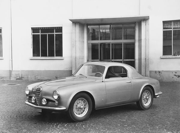 Anonimo : Alfa Romeo 1900 Coup, carrozzeria Pinin Farina  - Asta Fotografia - Associazione Nazionale - Case d'Asta italiane