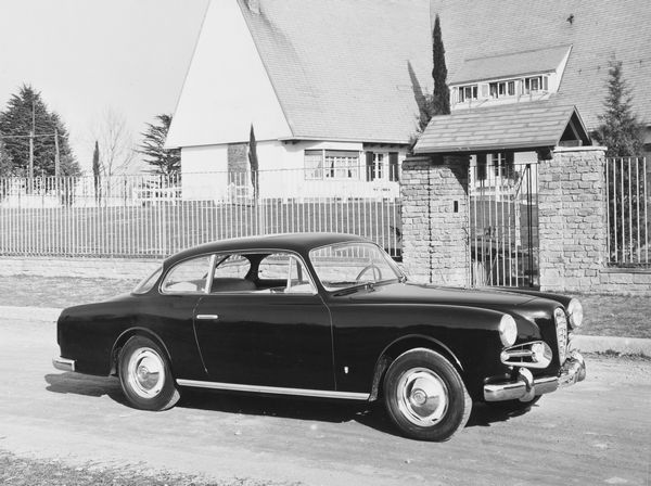 Anonimo : Alfa Romeo 1900, berlinetta carrozzeria Bertone  - Asta Fotografia - Associazione Nazionale - Case d'Asta italiane