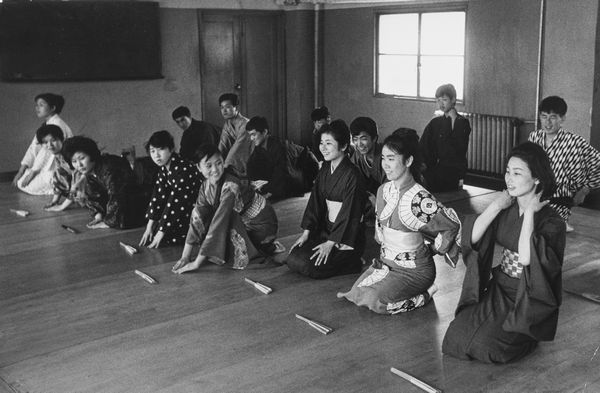 Caio Mario Garrubba : Tokyo, scuola di danza  - Asta Fotografia - Associazione Nazionale - Case d'Asta italiane