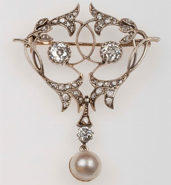 Spilla/pendente con diamanti di vecchio taglio e perla coltivata  - Asta Fine Jewels - Associazione Nazionale - Case d'Asta italiane