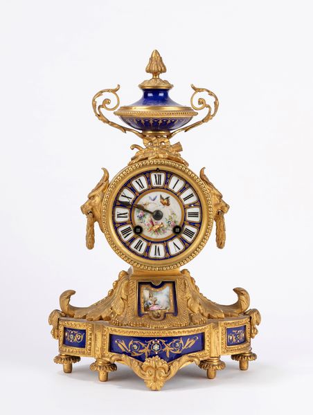 Orologio da appoggio francese, Napoleone III, in bronzo dorato e porcellana dipinta  - Asta Arredi  - Associazione Nazionale - Case d'Asta italiane