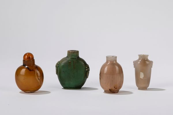 Gruppo di quattro snuff bottles. Cina, fine secolo XIX  - Asta Incanti d'Asia - Associazione Nazionale - Case d'Asta italiane
