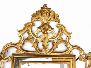 Grande specchiera con cornice in legno intagliato e dorato  - Asta Deballage. Occasioni all'asta - Associazione Nazionale - Case d'Asta italiane