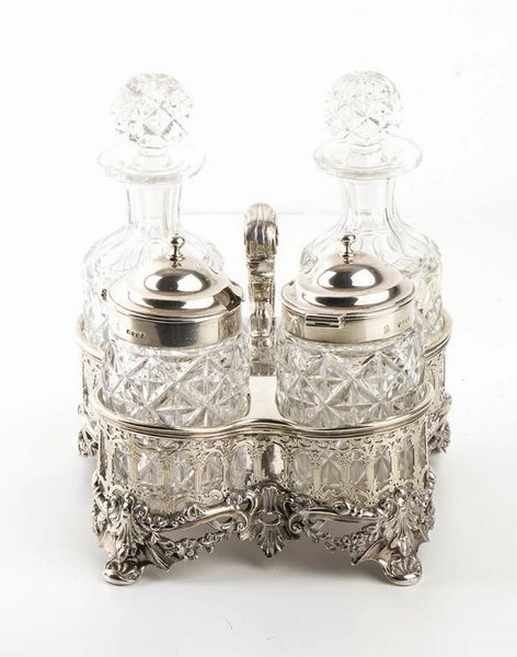 Rara cruet inglese William IV in argento con quattro bottiglie -  Londra 1836, maestri argentieri R J & S GARRARD  - Asta Gioielli, orologi, argenti e penne - Associazione Nazionale - Case d'Asta italiane