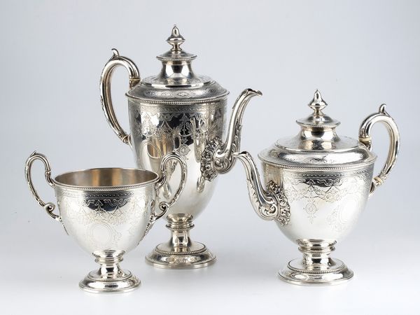 Servizio da tè e caffe  vittoriano inglese in argento -  Londra 1868, maestri argentieri JOHN, EDWARD, WALTER & JOHN BARNARD  - Asta Gioielli, orologi, argenti e penne - Associazione Nazionale - Case d'Asta italiane