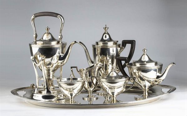 Servizio da tè e caffe in argento - 1907-1947, argentiere TIFFANY & Co.  - Asta Gioielli, orologi, argenti e penne - Associazione Nazionale - Case d'Asta italiane