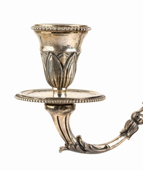 Coppia di candelabri italiani in argento - 1935-1945  - Asta Gioielli, orologi, argenti e penne - Associazione Nazionale - Case d'Asta italiane